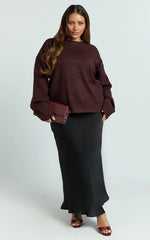 Amanda Jumper - Crew Neck Long Sleeve Knit Sweater in Burgundy