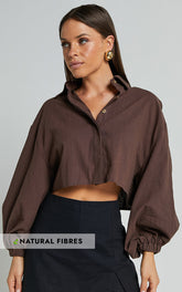 Marsha Linen Blend Shirt - Cropped Long Sleeve Button Up Shirt in Chocolate